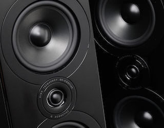 Тест акустики Q Acoustics 3050: лощеный звук