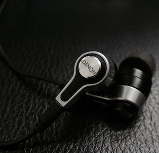 Тест внутриканальных наушников Denon AH-C621R и AH-C821: бас прямо пропорционален стоимости