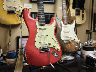 История Fender Custom Shop, интервью с создателями