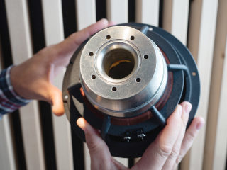 Как делают акустику Dynaudio: путь от Юпитера до коробки
