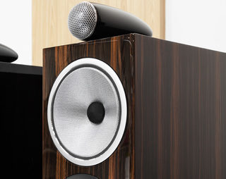 Тест акустической системы Bowers & Wilkins 702 Signature: масштаб в деталях