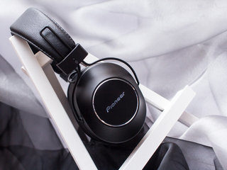 Тест беспроводных наушников Pioneer SE-MS9BN: бас и ностальгия