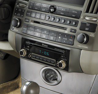 Звук в автомобиле: как заставить штатную систему звучать лучше?