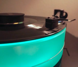 Видеорепортаж с выставки Hi-Fi & High End Show 2016: компоненты McIntosh с колонками Sonus Faber
