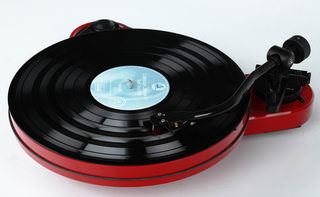 Тест проигрывателя виниловых пластинок Pro-Ject RPM 1 Carbon с головкой Ortofon 2M Red: необходимый минимум