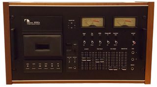 Nakamichi 1000 - кассетная дека, занявшая достойное место, в сфере безраздельного доминирования катушечных магнитофонов
