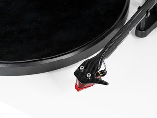 Тест проигрывателя винила Pro-Ject Debut Carbon Evo: начинай с хорошего