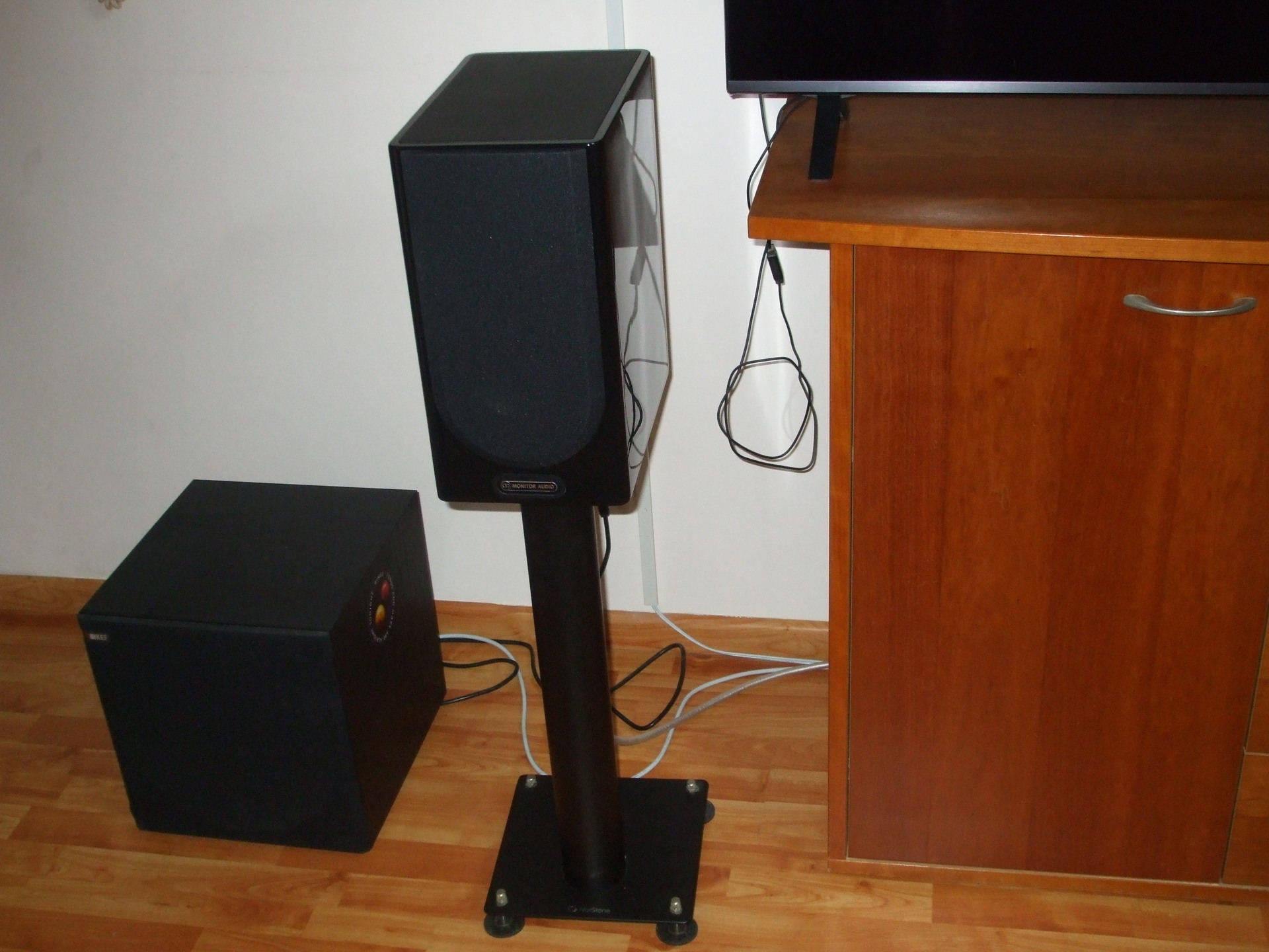 Сегодня получил колонки Monitor Audio Gold 100 (5G) Piano Black, первые впечатления.