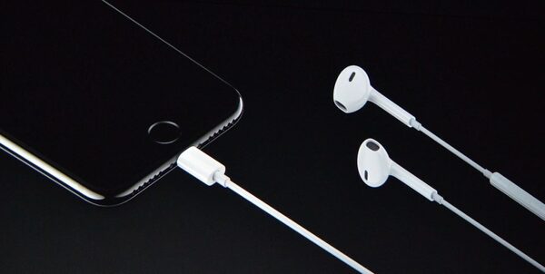 Наушники Lightning EarPods от Apple, или Аудиофилам здесь не место