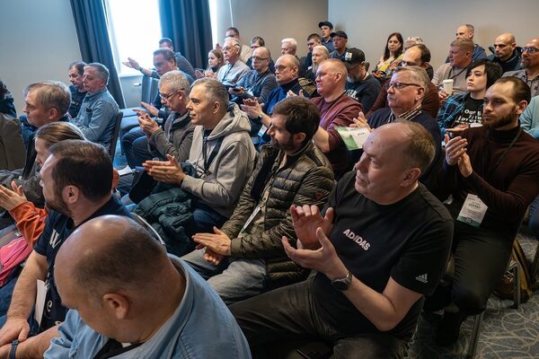 АудиоСаммит 2026, день второй: маленькие колонки с большим звуком и неламповые лампы