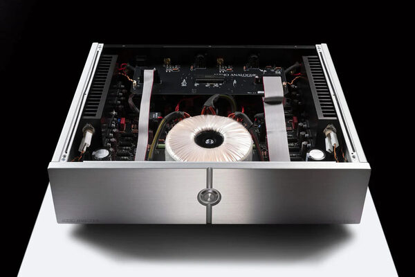 Audio Analogue AA100DM — мощь и утончённость в итальянском исполнении
