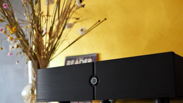 Динамический коктейль: обзор усилителя AA100 DM от Audio Analogue