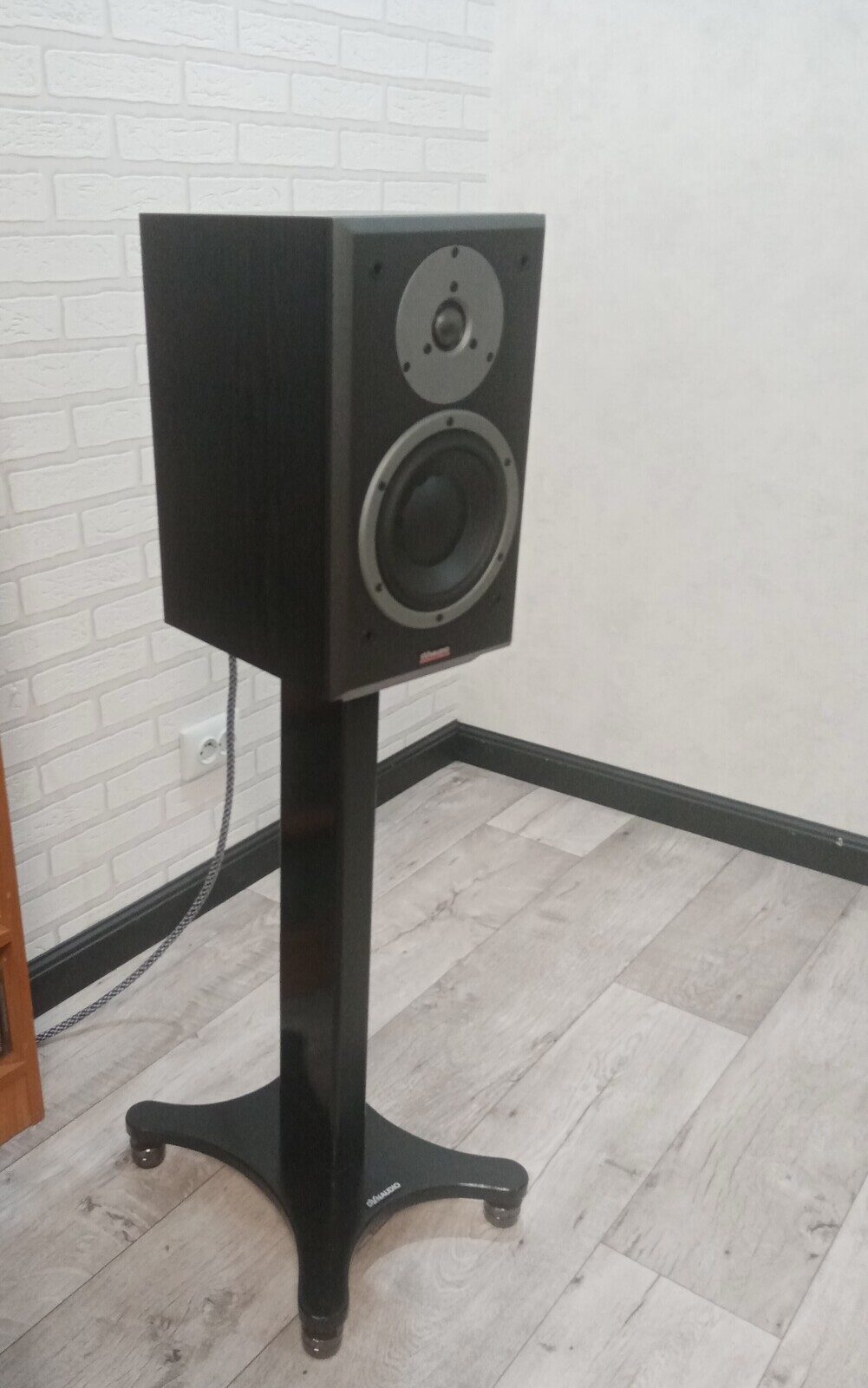 Стойки для акустики своими руками - по мотивам DYNAUDIO Stand 10.
