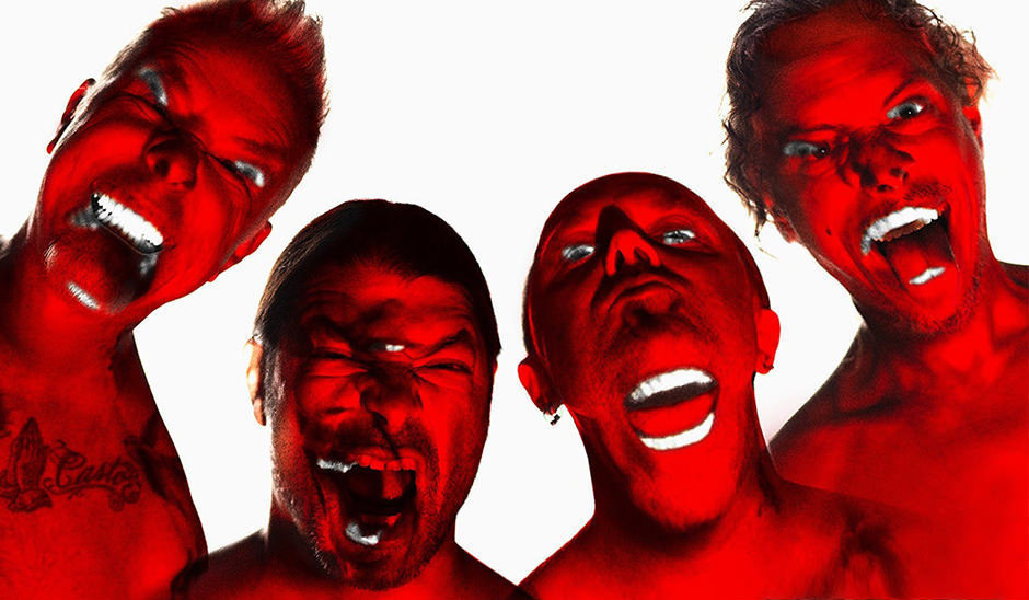 Metallica оденет фанатов в маски с символикой последнего альбома