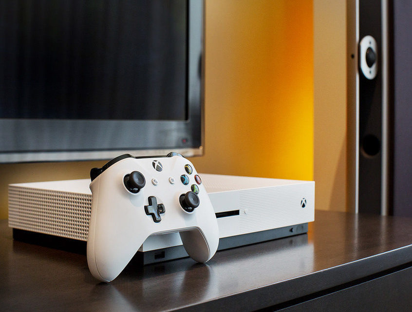 Игровая приставка Xbox One S станет самым дешевым UHD Blu-ray-плеером