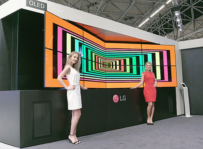 Компания LG показала на выставке ISE 2017 гибкие OLED-панели