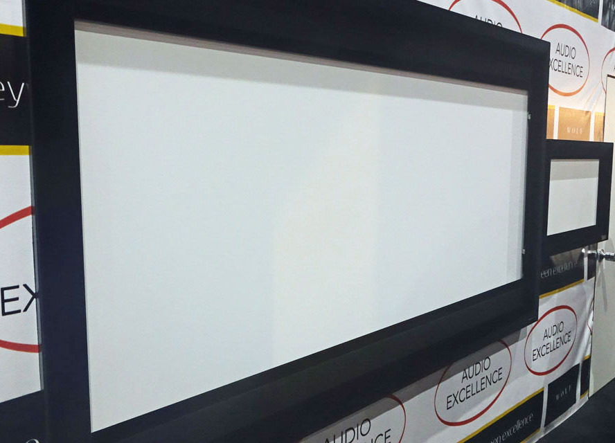 Seymour Screen Excellence представила проекционный экран Neo c повышенной акустической прозрачностью