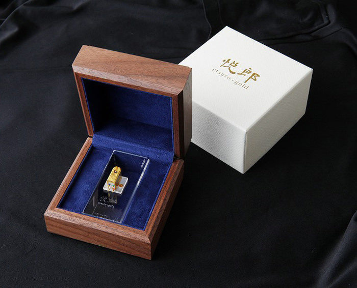 Etsuro Urushi представила MC-картридж Gold с покрытым золотом корпусом
