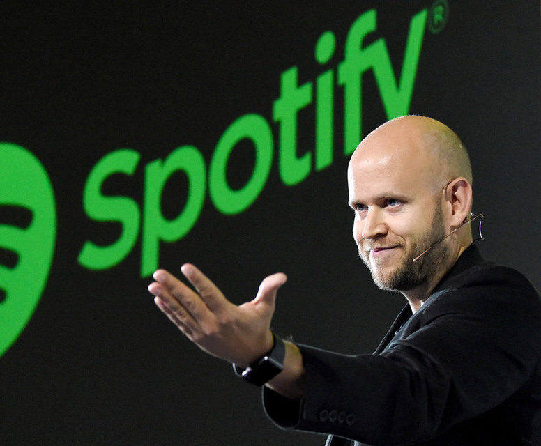 Cлухи: Spotify может начать собственное производство смарт-колонок
