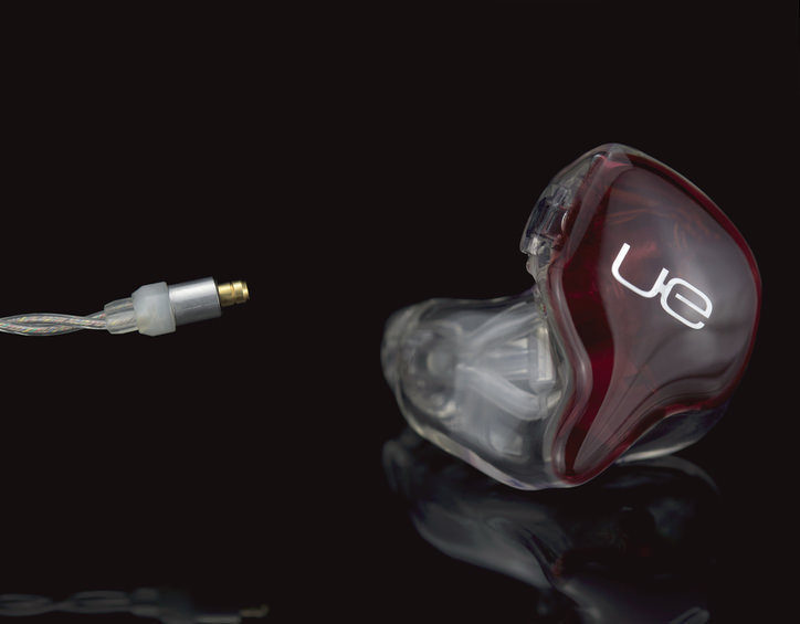 Ultimate Ears Live и 6 Pro: профессиональные внутриканальные наушники с арматурными и динамическими драйверами