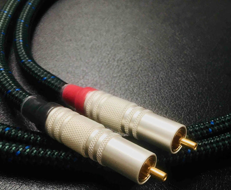 Black Cat Cable начала производство топовых кабелей Stargate с проводником из серебряной ленты и медных жил