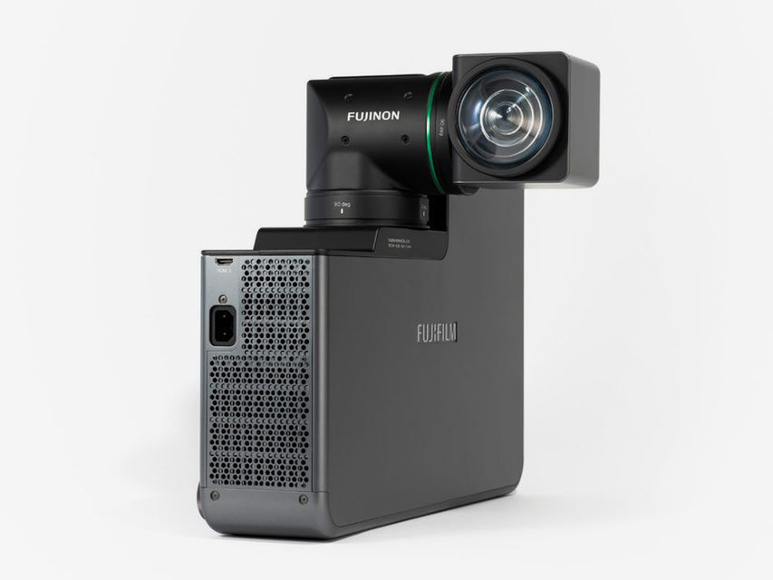 Fujifilm показала лазерный проектор с поворотным объективом