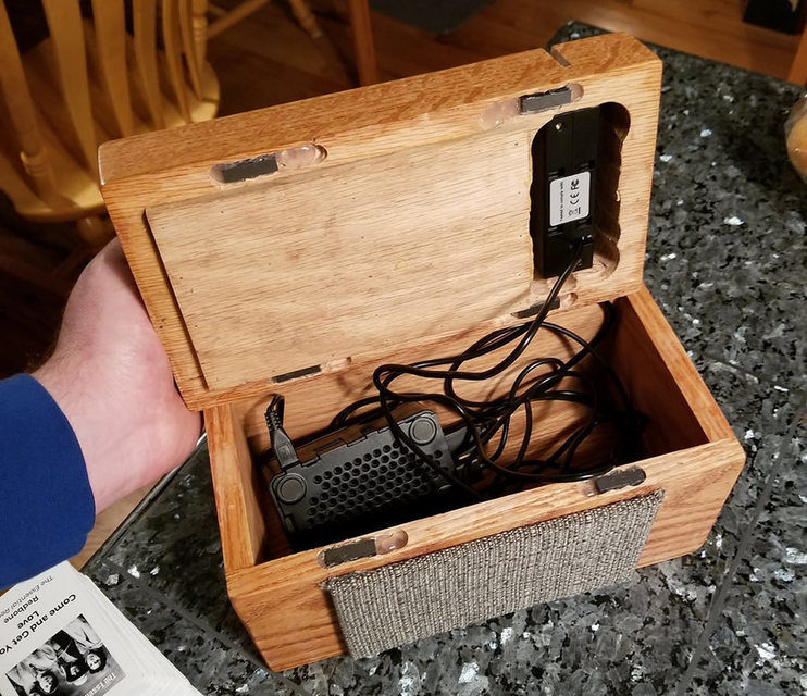 DIY: домашний музыкальный автомат с магнитными картами с исполнителями