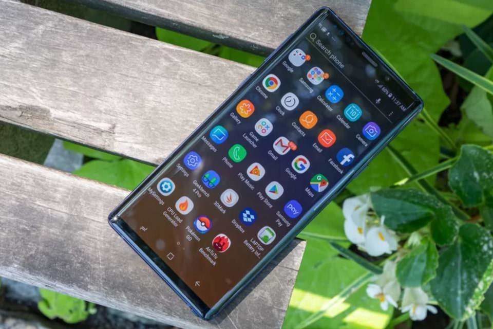 Слухи: в Samsung Galaxy Note 10 функцию разговорного динамика на себя возьмет дисплей