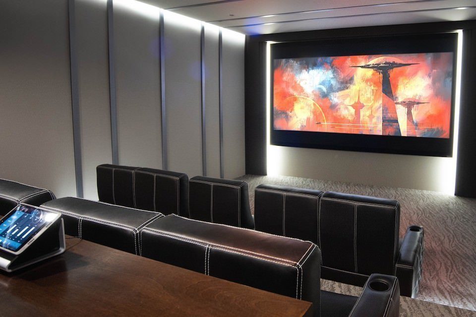 Seymour-Screen Excellence предложила моторизованную систему экранных каше для домашних кинотеатров
