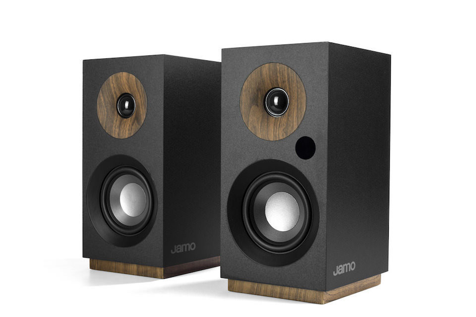 Jamo дополнила серию Studio 8 активным комплектом полочной акустики S 801 PM