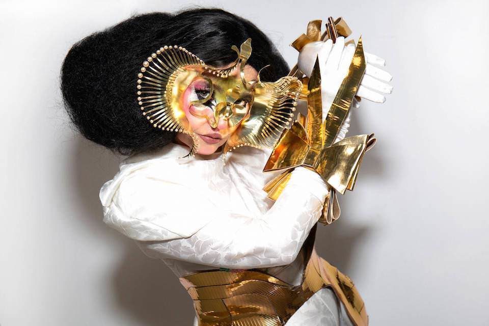 Björk и Microsoft создали бесконечную музыкальную AI-композицию, реагирующую на окружающую среду