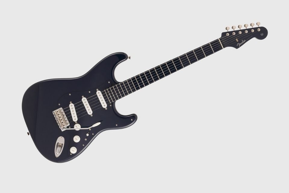 Fender и Hypebeast выпустили лимитированный Stratocaster в необычном цвете