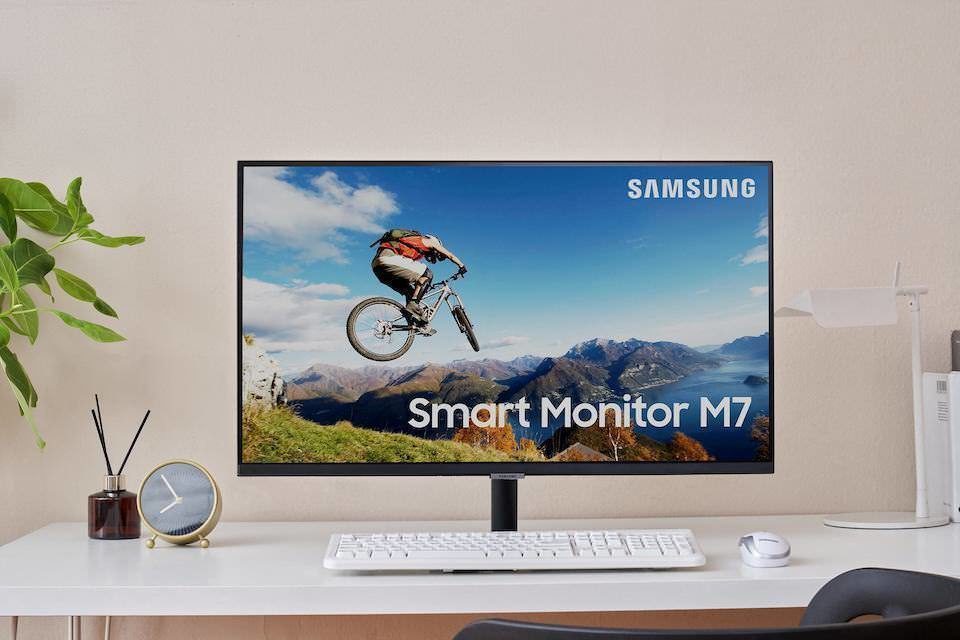 Samsung выпустила компьютерные мониторы с функциями Smart TV