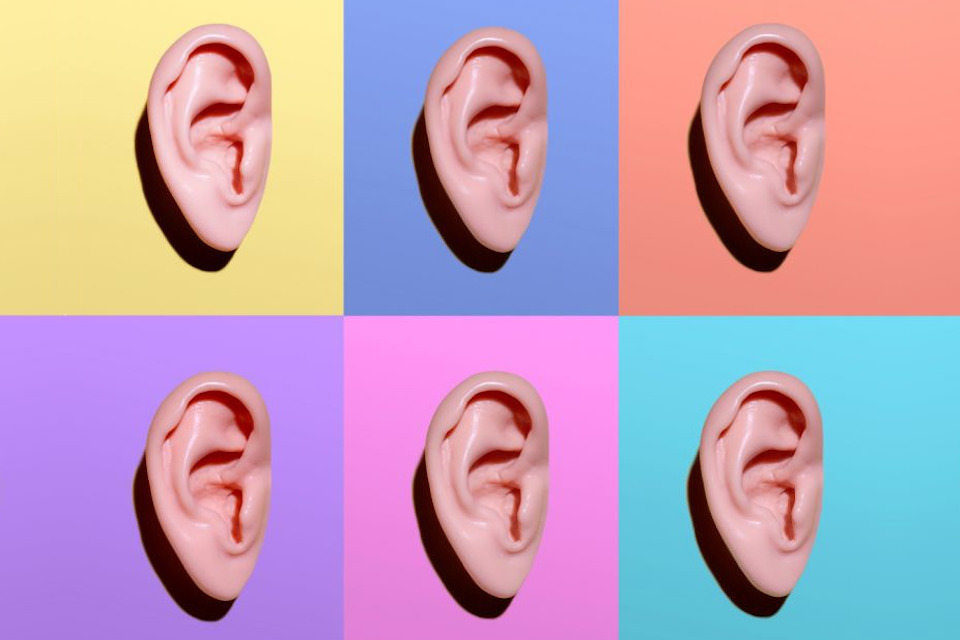 Некоторые люди слышат грохот, когда напрягают определенные мышцы уха