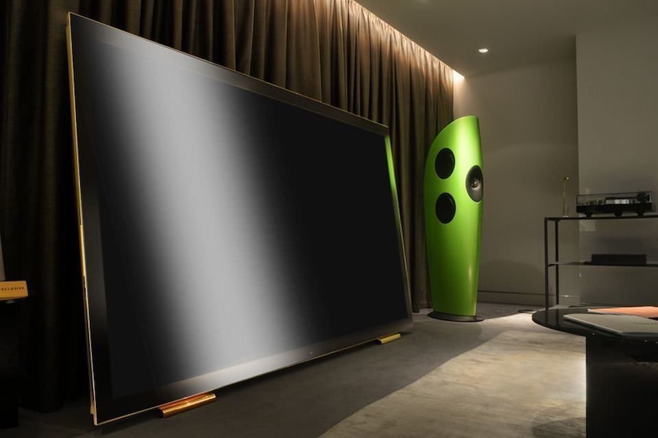 Телевизоры DB100 от Aquavision: 24-каратная позолота и совместимость с продуктами Bang & Olufsen