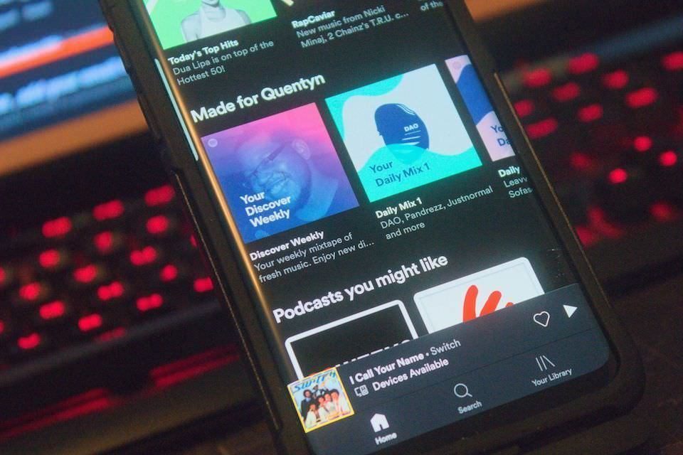 Премиум-пользователи Spotify смогут скрывать песни в готовых плейлистах