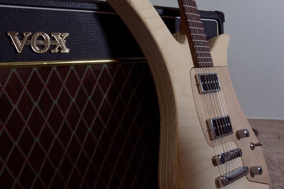 Электрогитара Phoenix от Fern Guitars: сменные деревянные модули с готовой распайкой и звукоснимателями