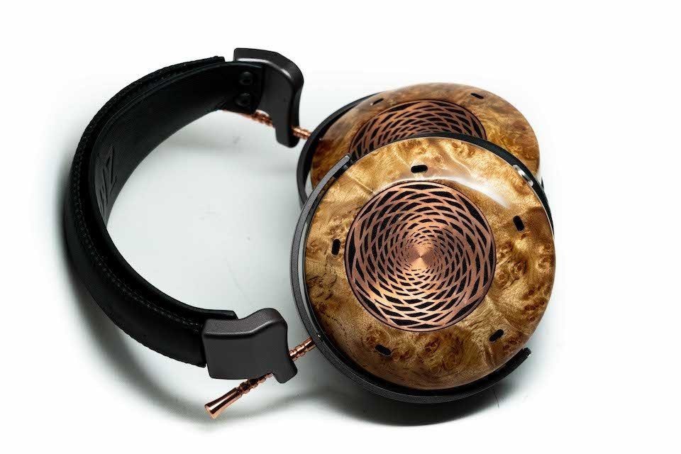ZMF Headphones анонсировала лимитированные наушники Verite с чашками из камфорного дерева