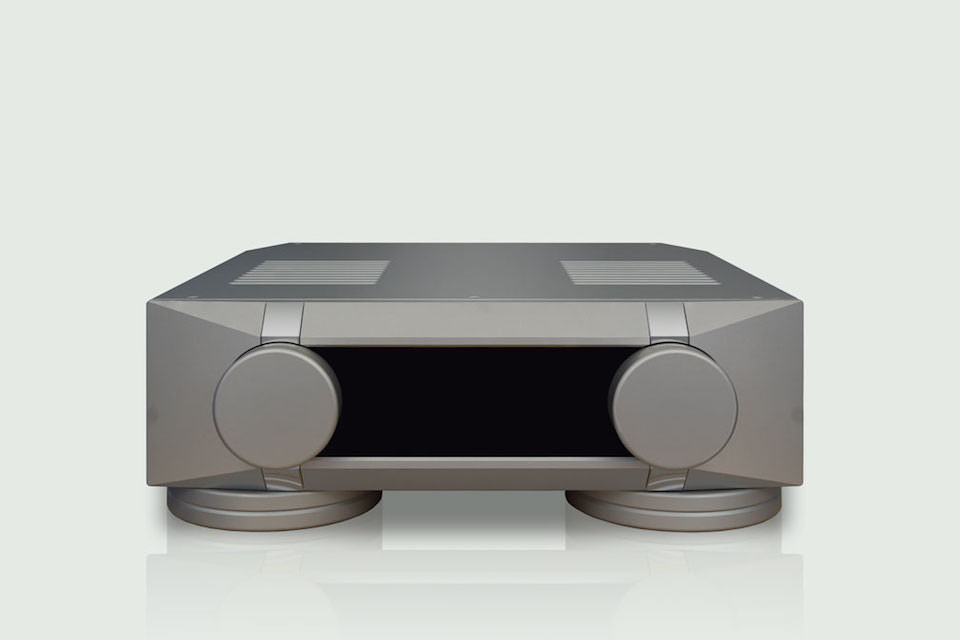Thrax Audio представила дифференциальный симметричный ламповый предусилитель Libra 300B
