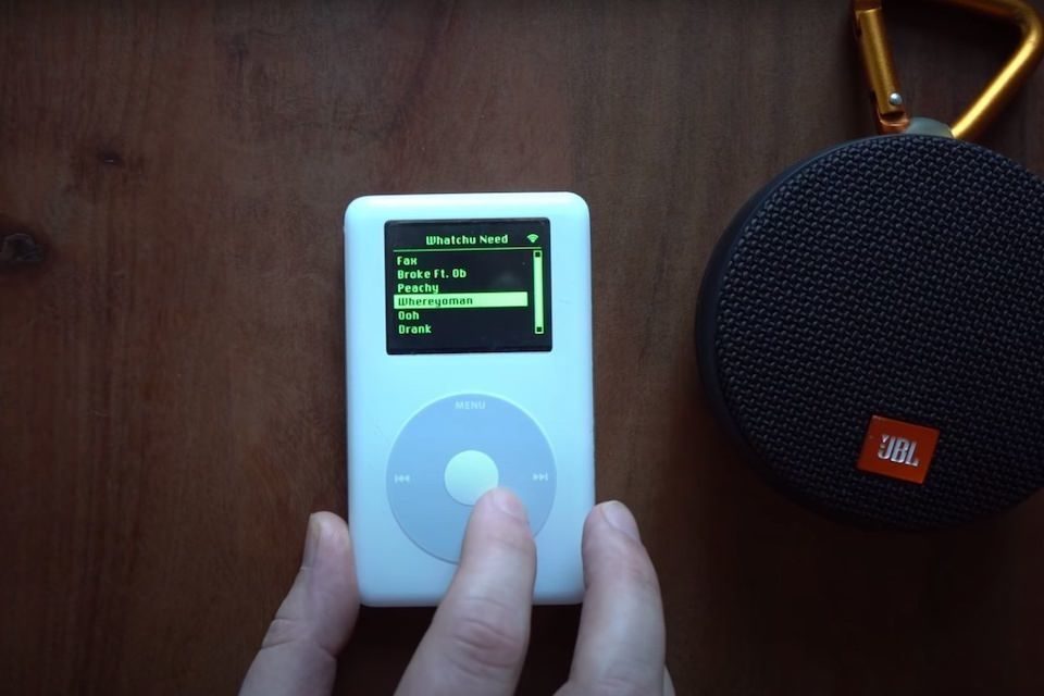 Умелец запустил Spotify на iPod Classic