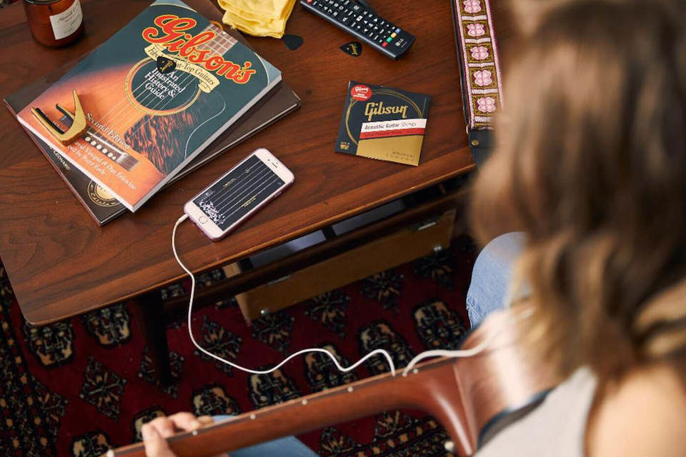 Мобильное приложение Gibson: эксклюзивные видео, онлайн-помощь и интерактивные гитарные уроки