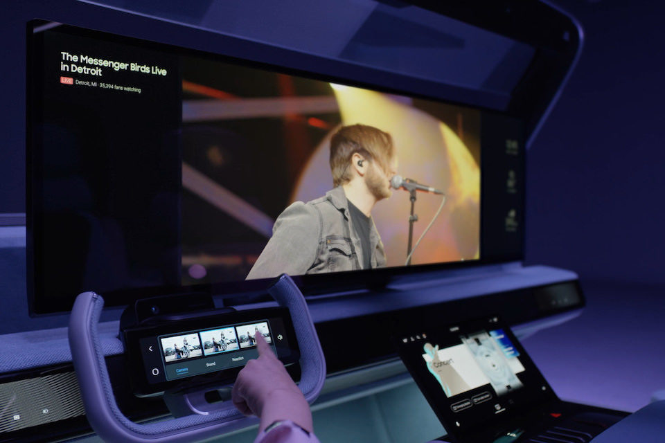 Harman представила платформу для авто Live Interactive Virtual Experience и систему Personal Audio Headrest