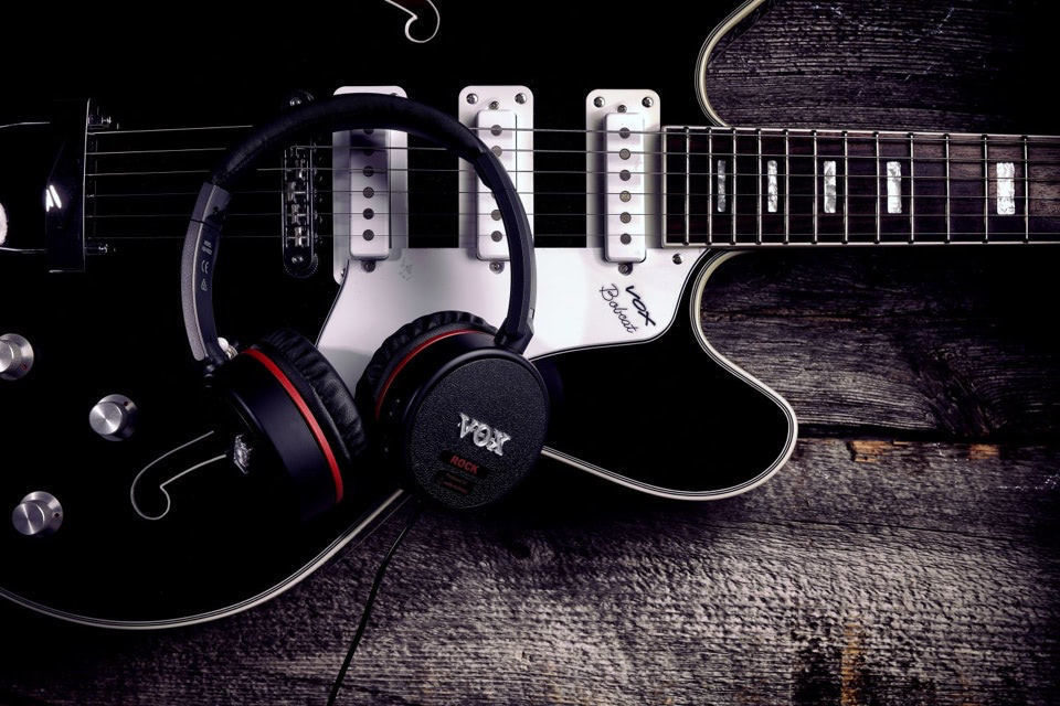 Наушники для музыкантов Vox VGH: встроенный гитарный усилитель, эффекты и компоненты от Audio-Technica