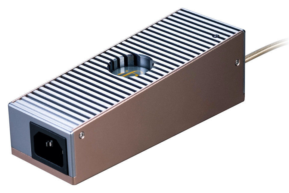 iFi Audio выпустила аудиофильский адаптер питания iPower Elite с шумом 1 мкВ
