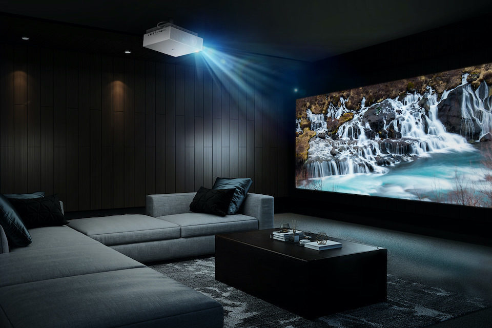LG выпустила «умный» проектор CineBeam HU810PW с HDMI 2.1 и eARC