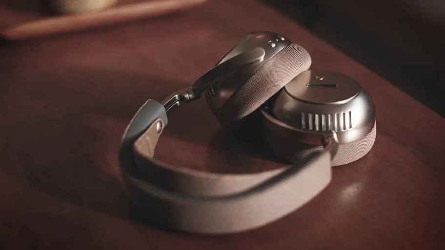 Écoute Audio вставила в Bluetooth-наушники TH1 ламповый предусилитель