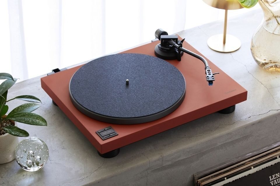 Вертушка Technics SL-40CBT с прямым приводом появится в России