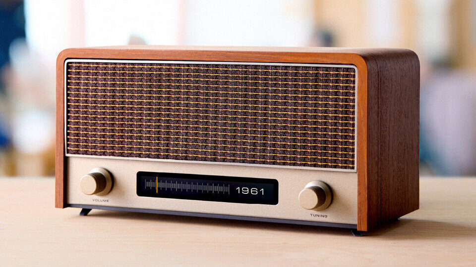 Радиомашина времени разработана компанией TBWA Hakuhodo для пожилых пациентов