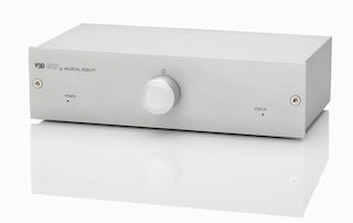 Усилитель Musical Fidelity V90–AMP готов к аналогу и цифре