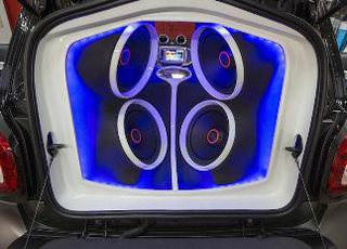 Аудиосистема JBL для автомобилей Smart мощностью 2460 Вт